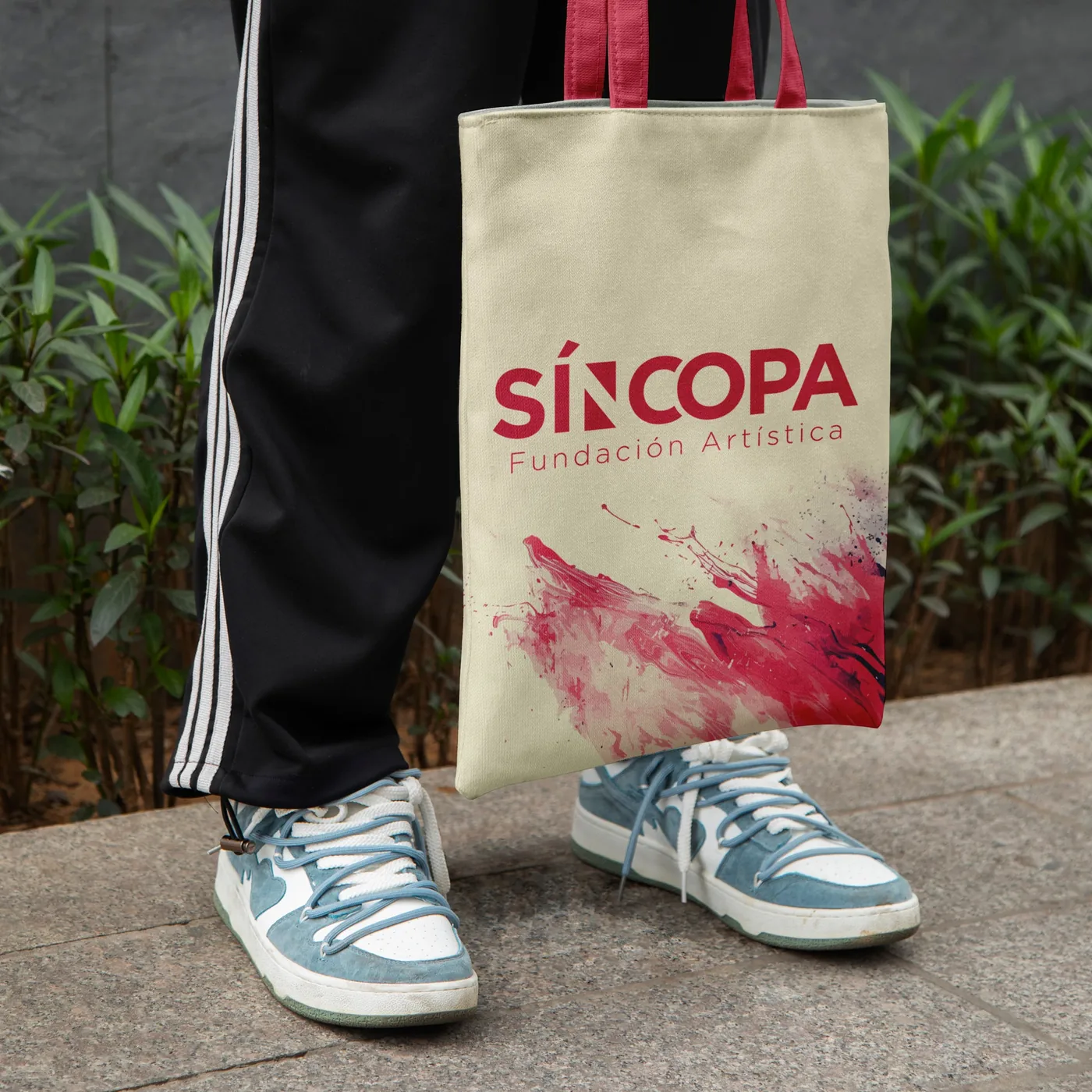 Render de referencia: tote bag de merchandising